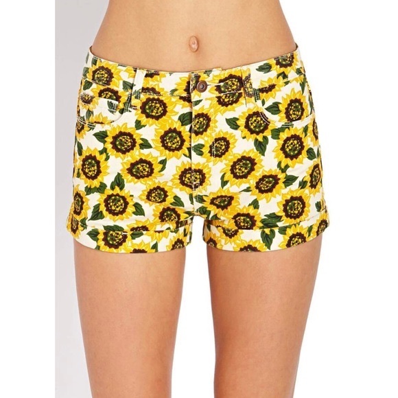 Forever 21 Pants - HP • Sunflower Cuffed Shorts
